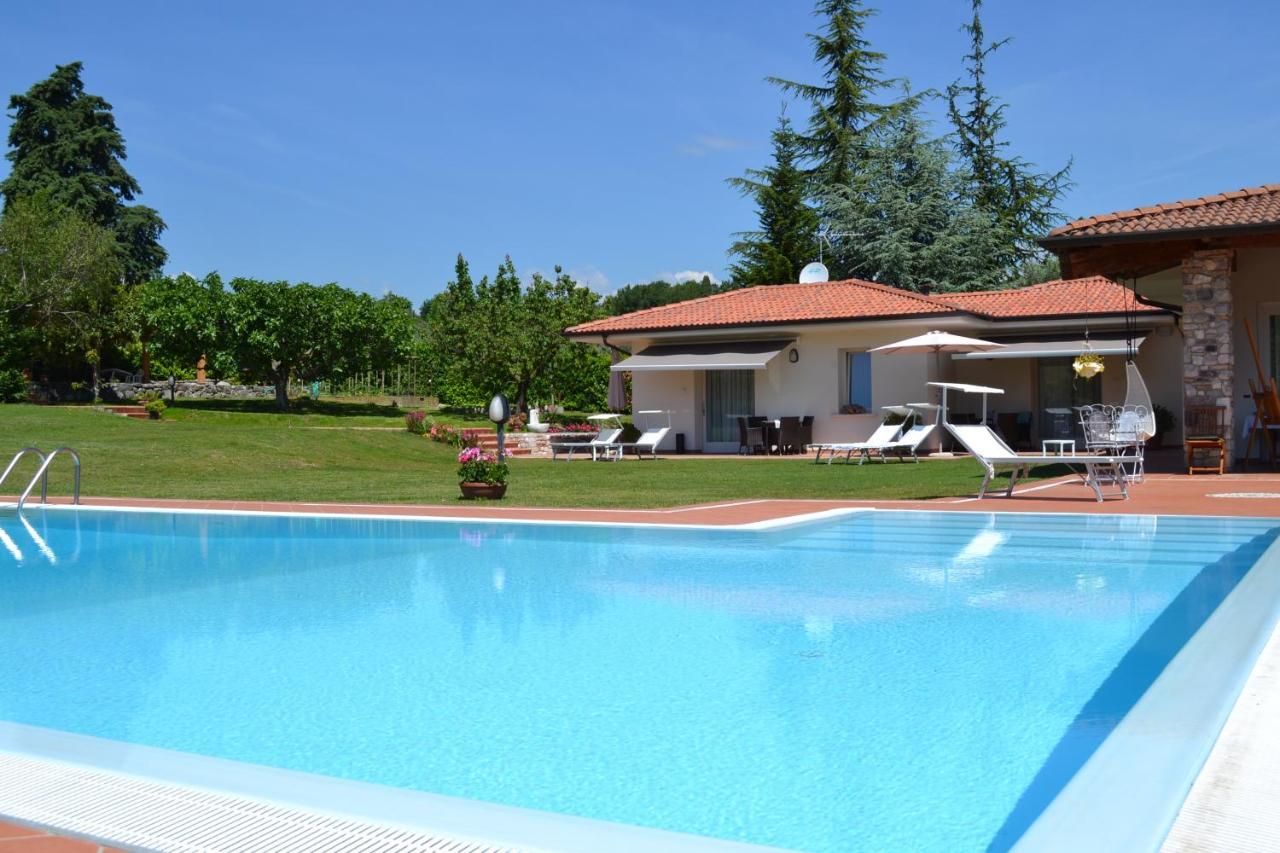 Villa Josephine San Felice del Benaco Bagian luar foto